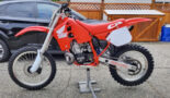 VIDEO: de restauratie van een Honda CR500 van 1989