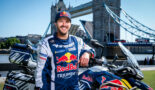 Sam Sunderland wil in 19 dagen rond de wereld rijden!